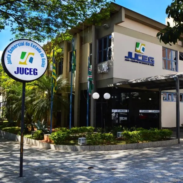 POLO-GOIAS-01-JUCEG-FACHADA-EXTERNA-DURANTE-O-DIA-2 Goiás bate recorde com mais de 4 mil novas empresas abertas em janeiro