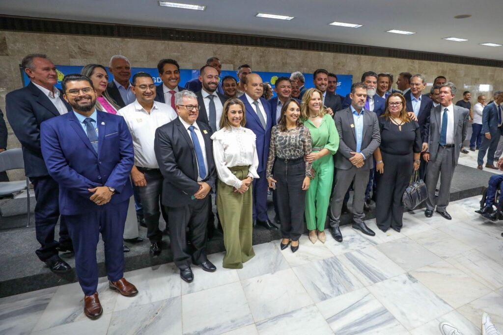 GDF-03-8-1024x682-1 Reunião entre Prefeitos do Entorno e Governador do DF e Goiás vai tratar do Preço das passagens