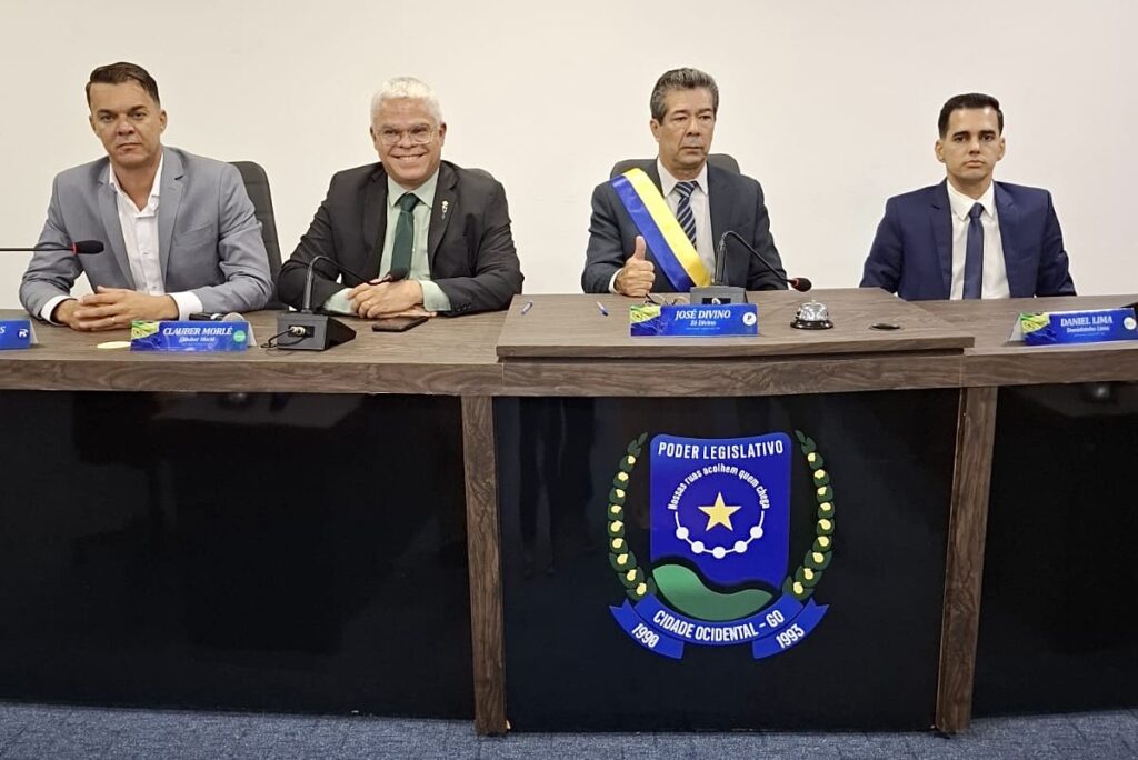 cidade-ocidental-mesa-diretora-11abaf57-aa92-487f-b406-5749bafb6086-1024x684-3 Nova Mesa Diretora da Câmara Municipal de Cidade Ocidental inicia os trabalhos em 17 de fevereiro 2025