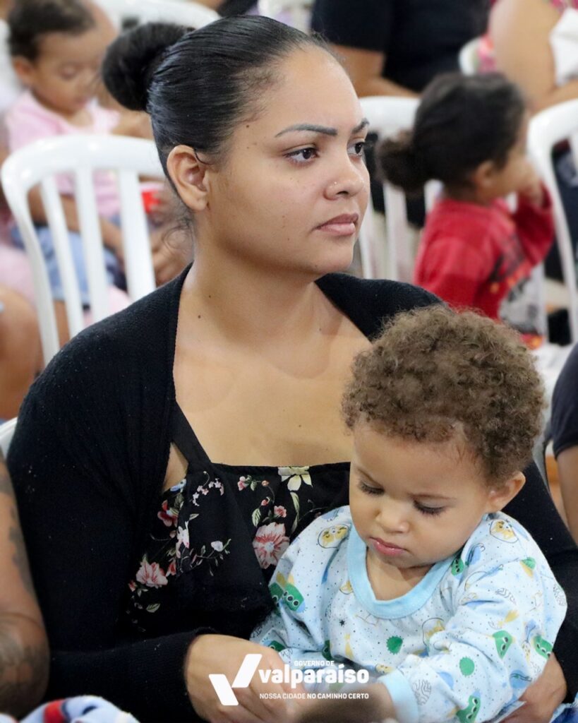 maes-goiais-2 Governo Municipal Entrega Cartões do Programa Mães de Goiás em Valparaíso