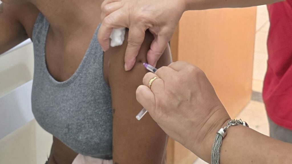 dia-D-1-1 Vacinação contra Influenza: Valparaíso de Goiás alcança destaque com 2ª maior cobertura regional no Dia “D”