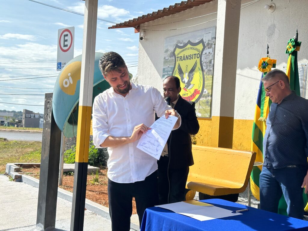 cv-1 Valparaíso inicia a implantação de sua primeira ciclovia com assinatura de ordem de serviço.