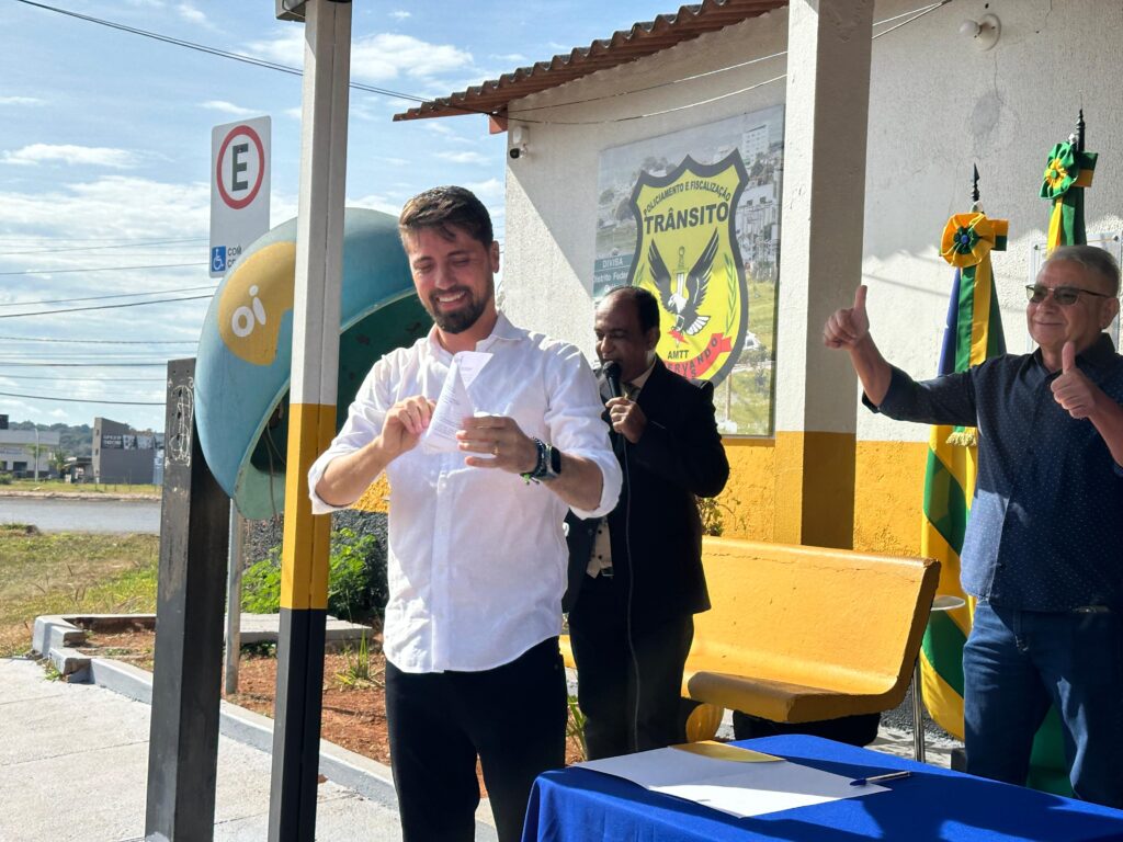 cv8 Valparaíso inicia a implantação de sua primeira ciclovia com assinatura de ordem de serviço.