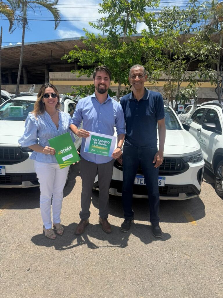 ambulancia-2 Valparaíso de Goiás recebe novas ambulâncias e veículos para a saúde