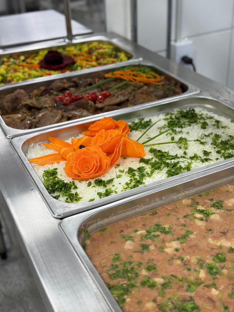 rest.-luz5 Primeira-dama Gracinha Caiado reinaugura restaurante do Bem no Jardim Ingá