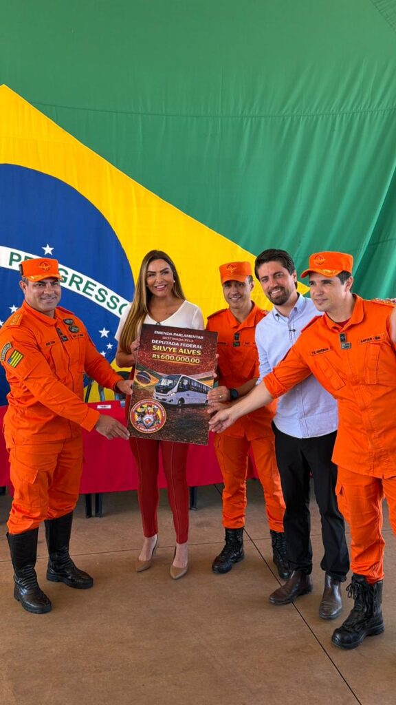 B.-MIRIM-1 Investimento de R$ 600 mil garante novo micro-ônibus para o Bombeiro Mirim de Valparaíso