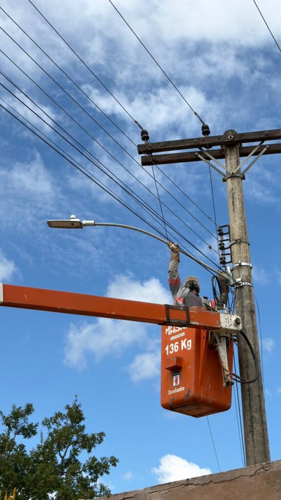 iluminacao-1-576x1024-1 Valparaíso entra na etapa final para alcançar 100% da iluminação pública em LED