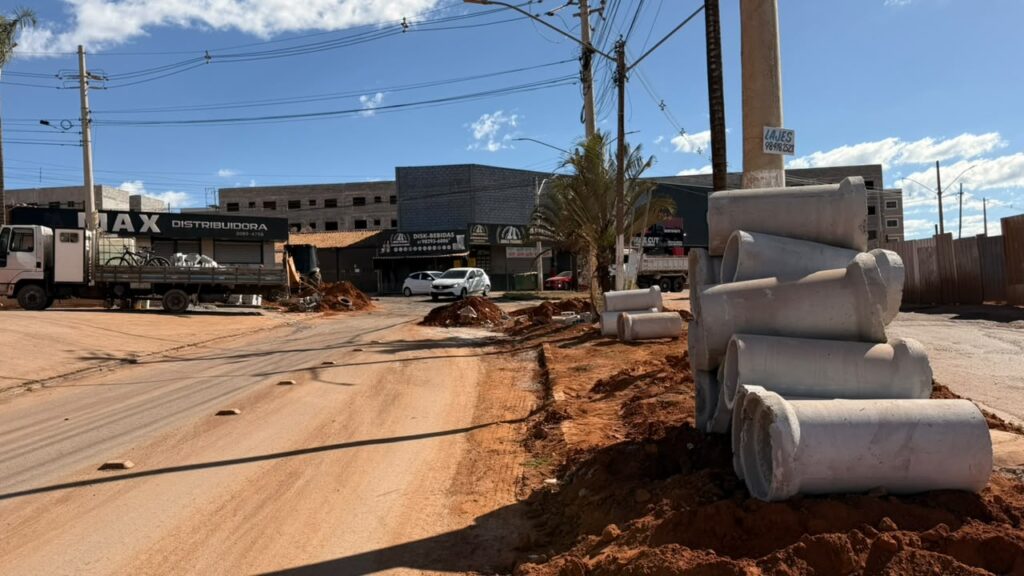 penal-trab-1 Obras chegam a diferentes bairros e mudam a história de Valparaíso de Goiás