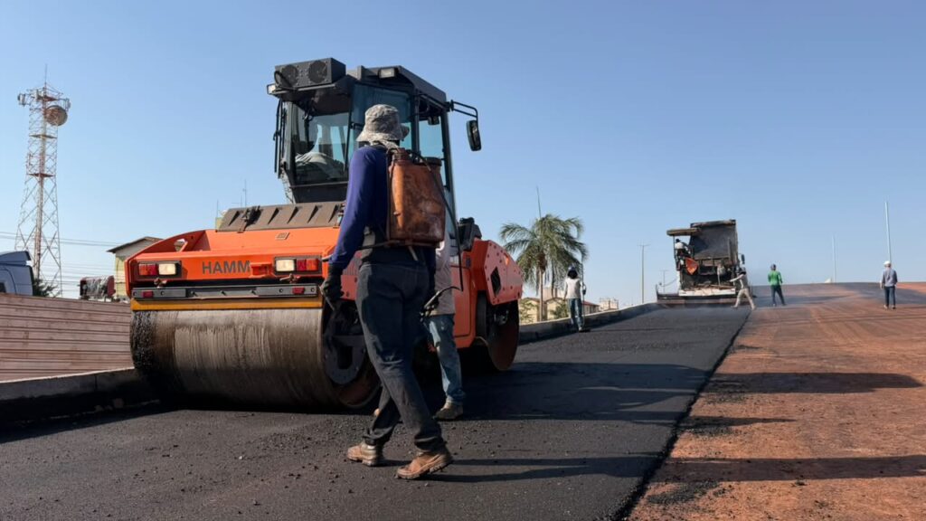 VIADUTO3 Obras do Viaduto de Valparaíso entram na fase de pavimentação asfáltica