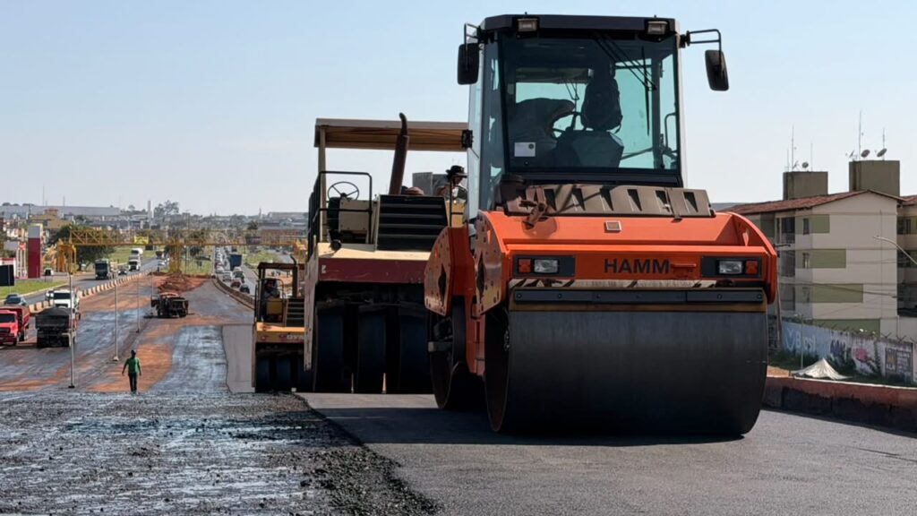 VIADUTO4 Obras do Viaduto de Valparaíso entram na fase de pavimentação asfáltica