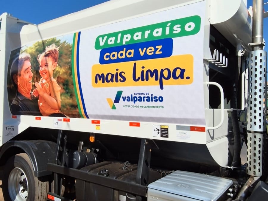 caminhao-contener-2 Prefeitura entrega nova frota e reforça estrutura de limpeza urbana
